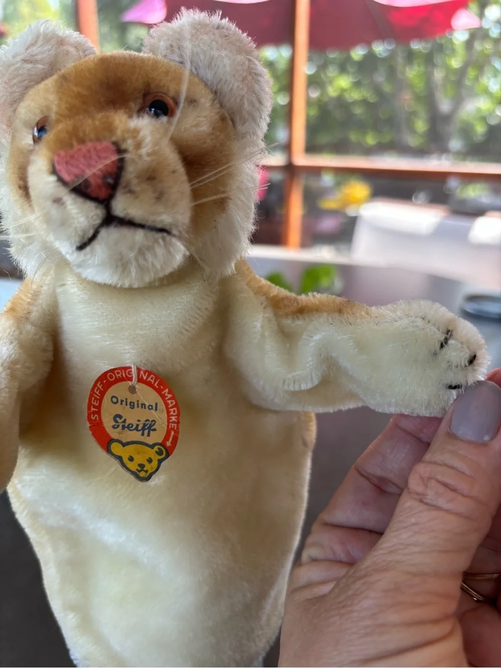 Steiff Plush Lion Hand Puppet - Cream and Tan